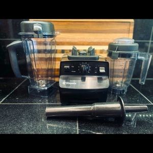 Vitamix 5200 Variable 10 Speed Blender  #VM0103